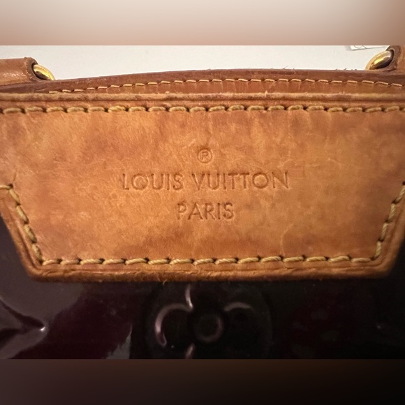 Louis Vuitton Amarante Monogram Vernice - Picture 7 of 16